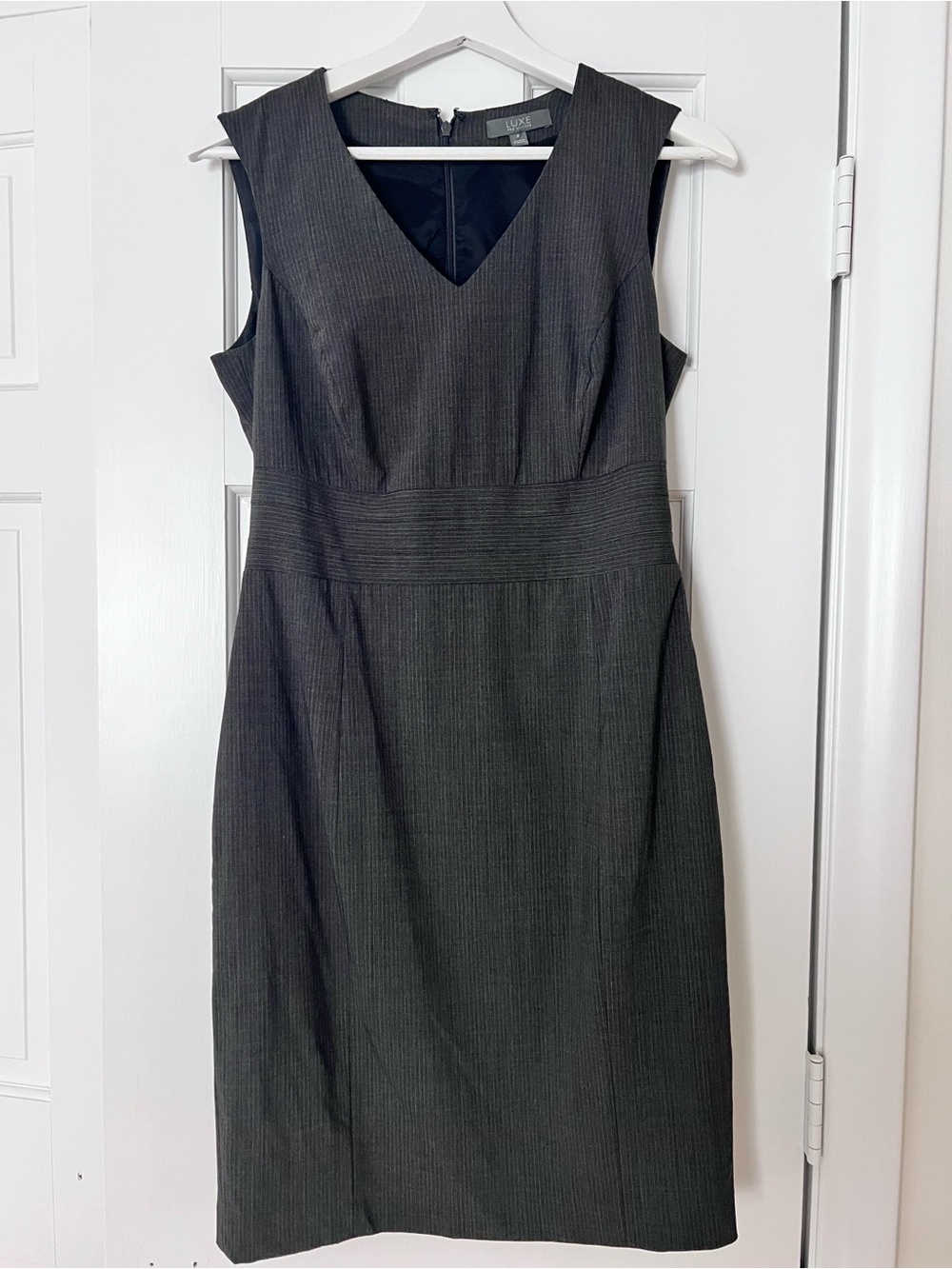 Luxe by the Limited sheath dress size 4.